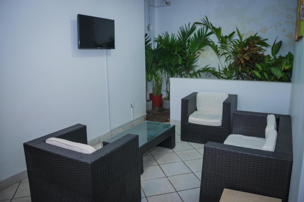Hostal "Centrika" Tarapoto Exteriör bild