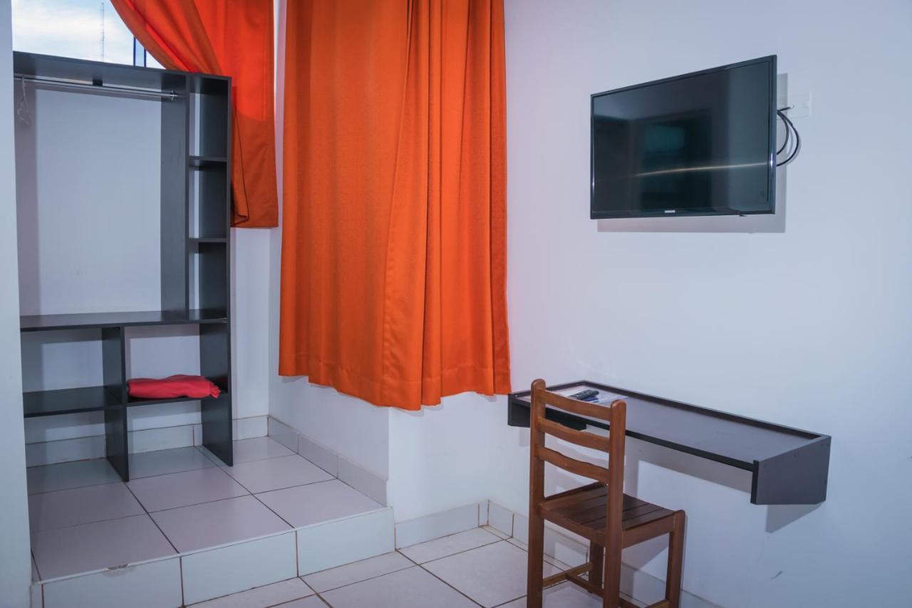 Hostal "Centrika" Tarapoto Exteriör bild