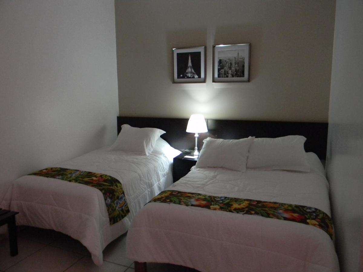 Hostal "Centrika" Tarapoto Exteriör bild