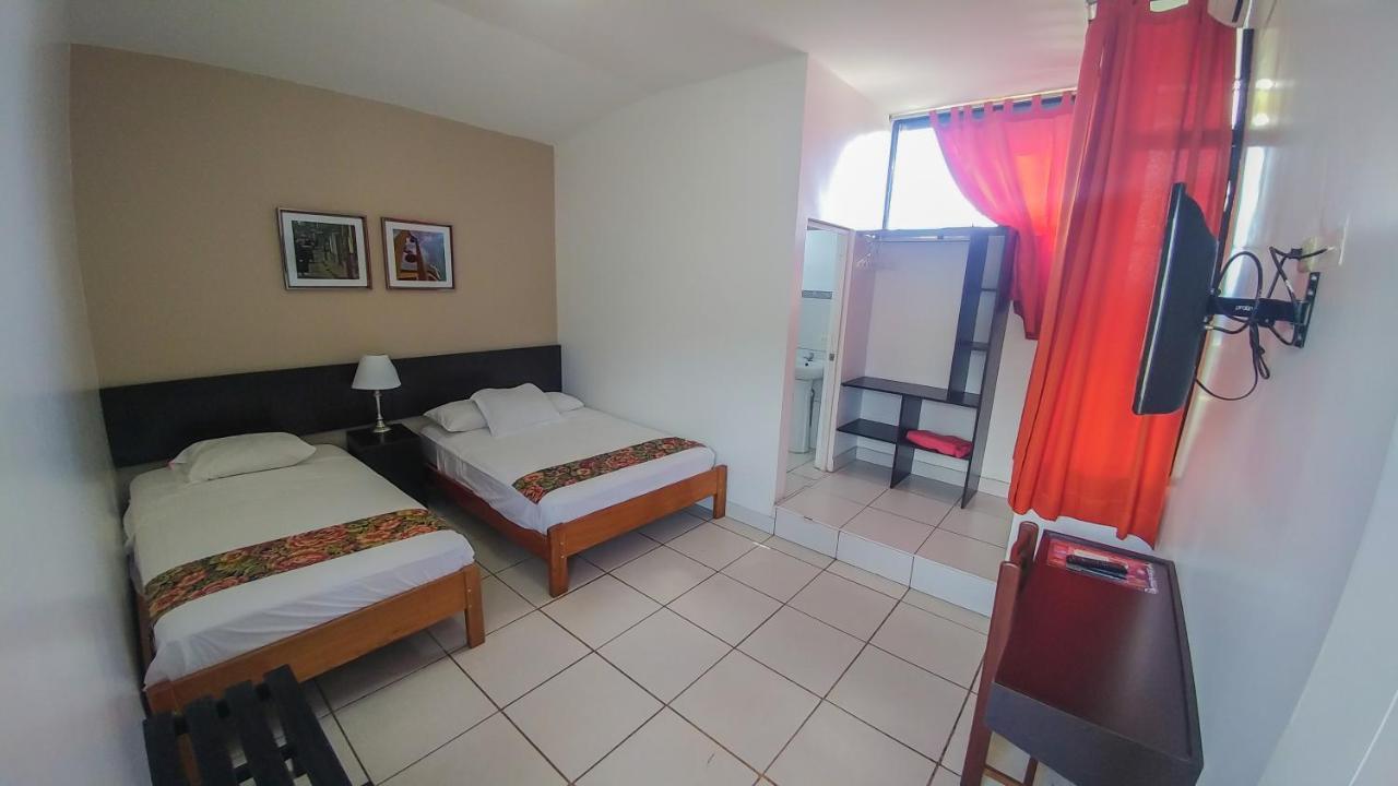 Hostal "Centrika" Tarapoto Exteriör bild