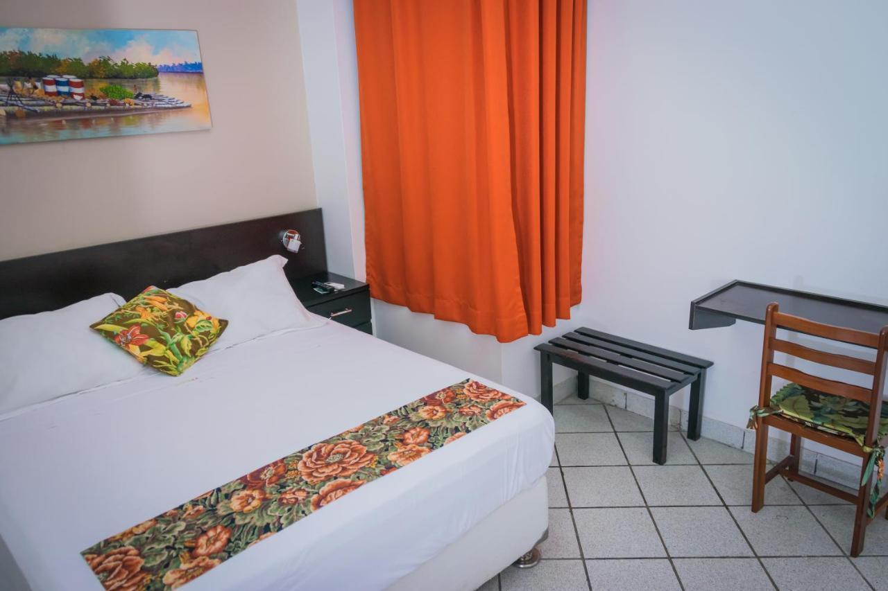 Hostal "Centrika" Tarapoto Exteriör bild