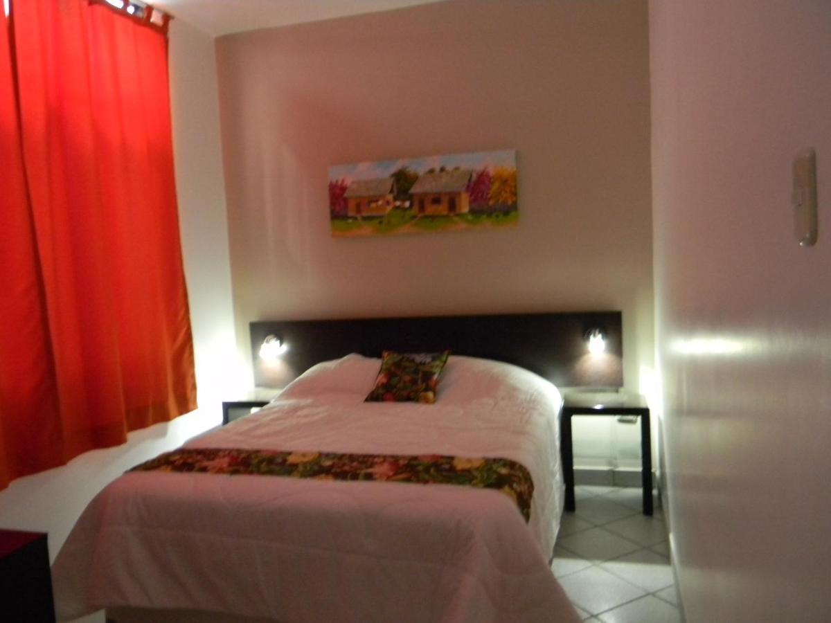 Hostal "Centrika" Tarapoto Exteriör bild