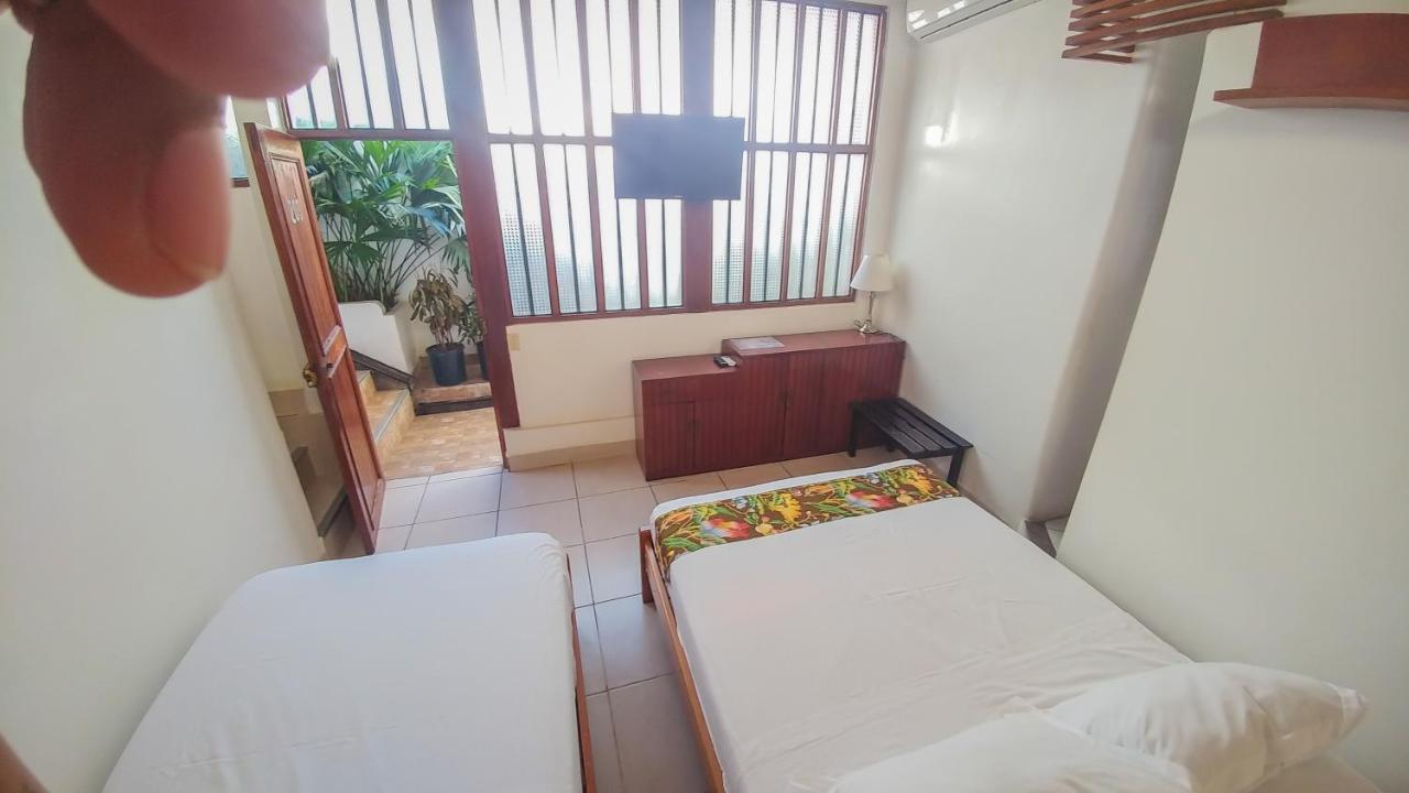 Hostal "Centrika" Tarapoto Exteriör bild