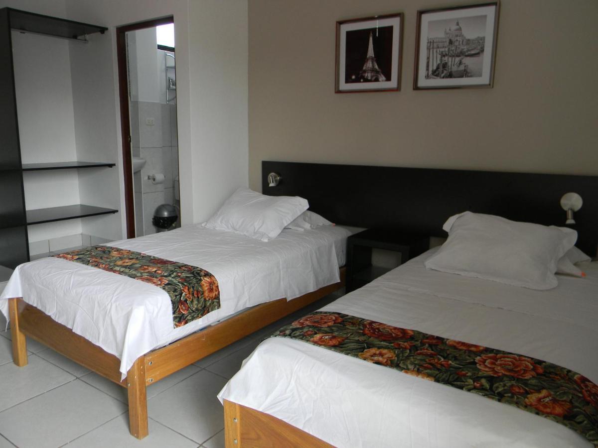 Hostal "Centrika" Tarapoto Exteriör bild