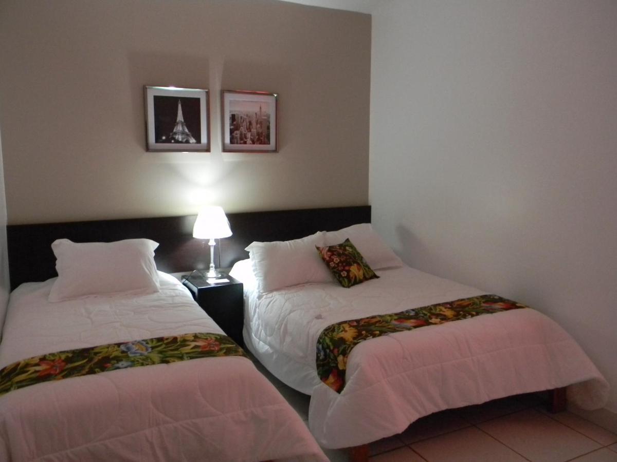 Hostal "Centrika" Tarapoto Exteriör bild