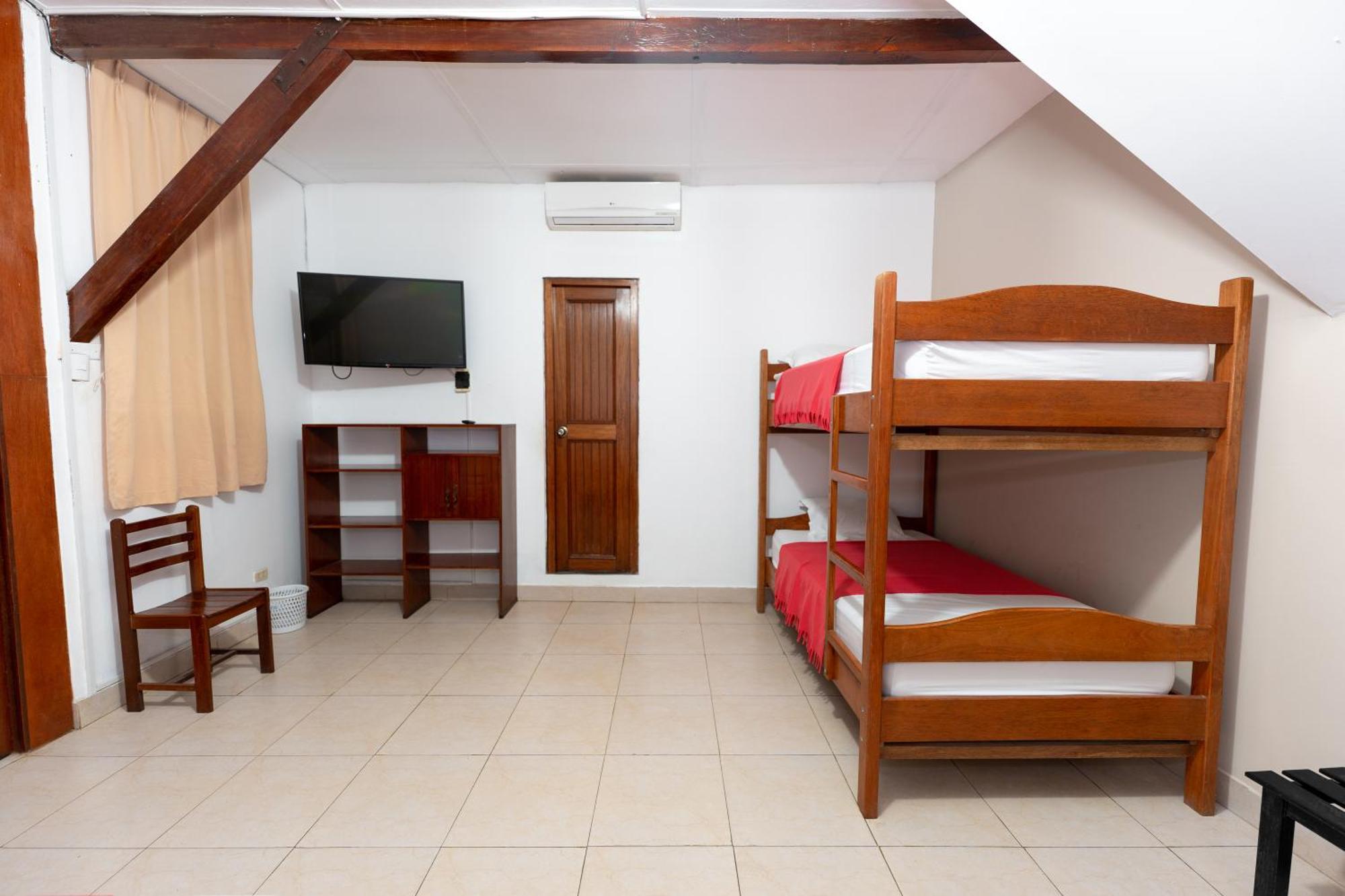 Hostal "Centrika" Tarapoto Exteriör bild