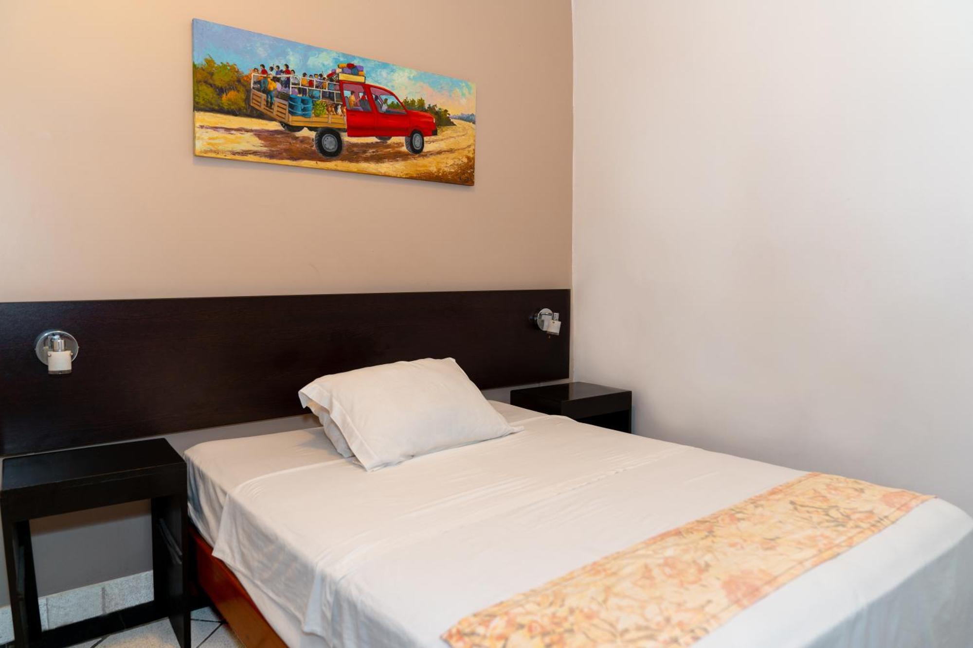 Hostal "Centrika" Tarapoto Exteriör bild