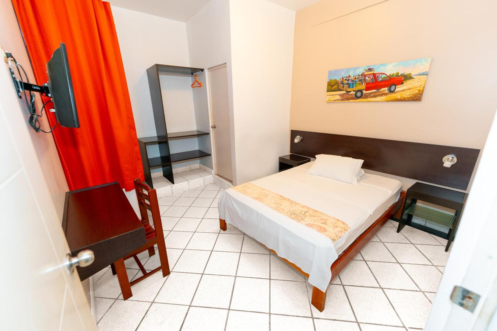 Hostal "Centrika" Tarapoto Exteriör bild