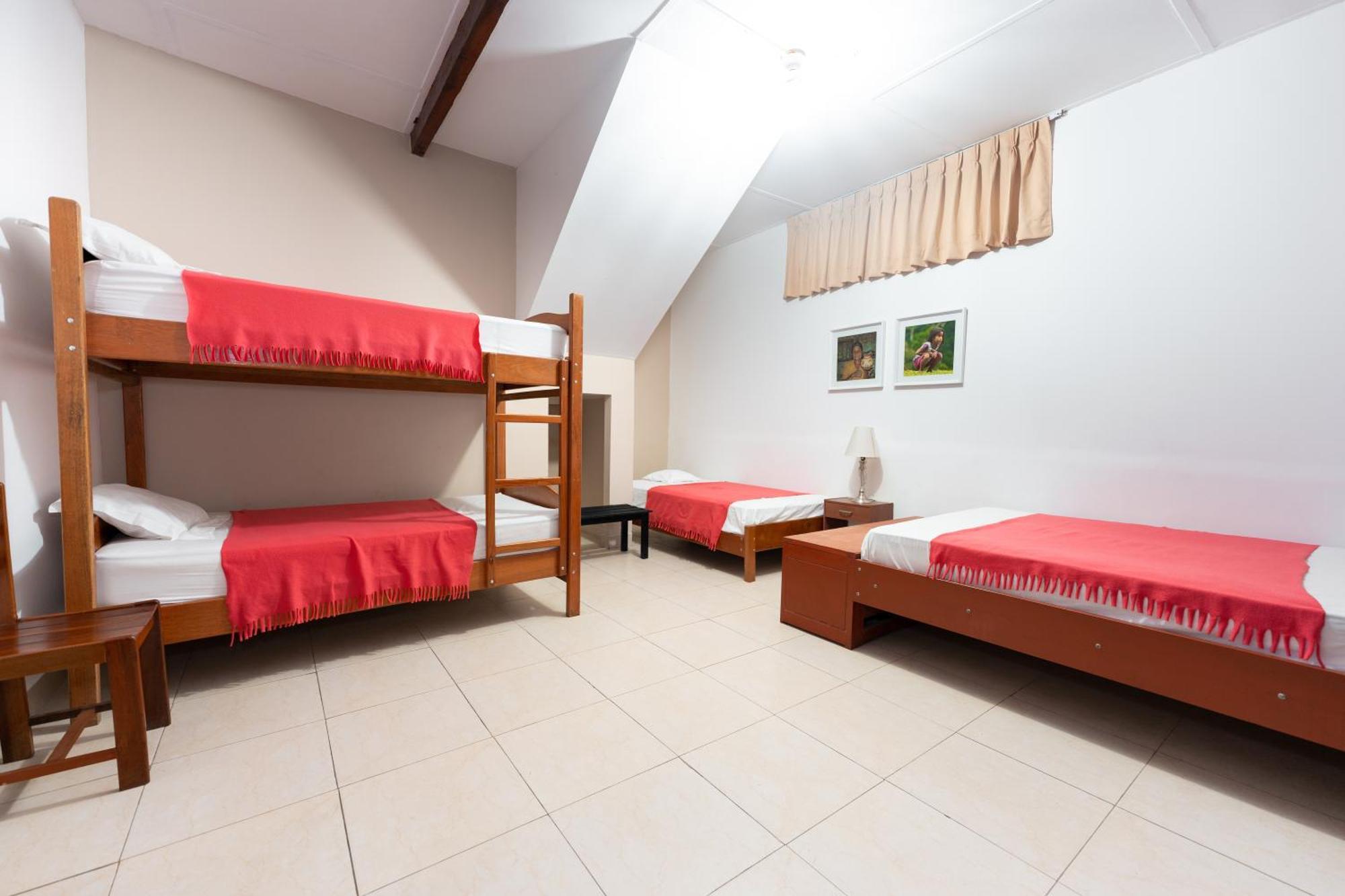 Hostal "Centrika" Tarapoto Exteriör bild