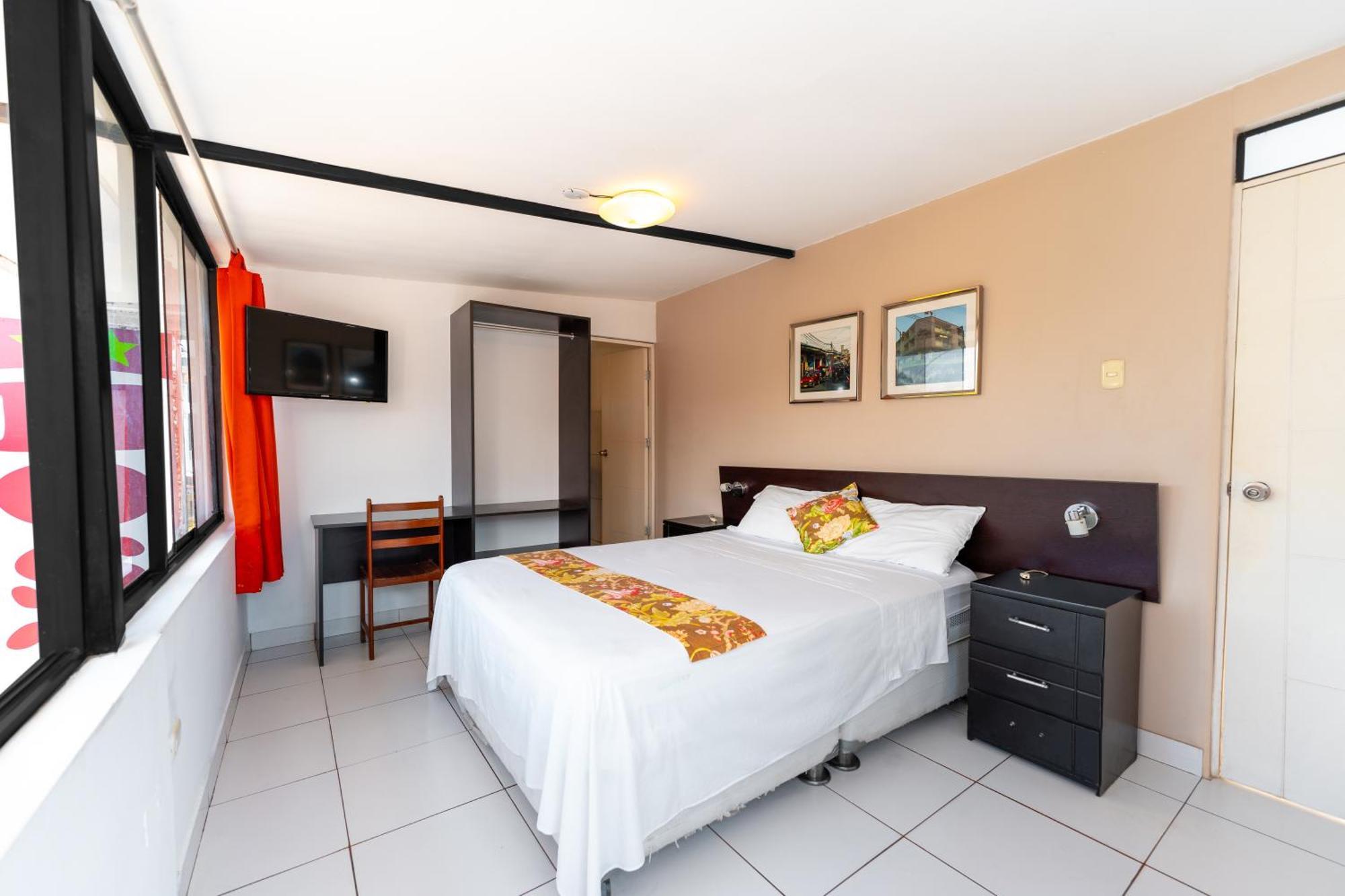 Hostal "Centrika" Tarapoto Exteriör bild
